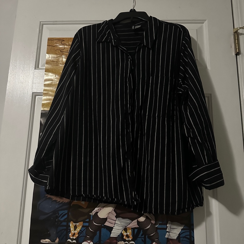 H&M black and white striped button up long sleeve shirt